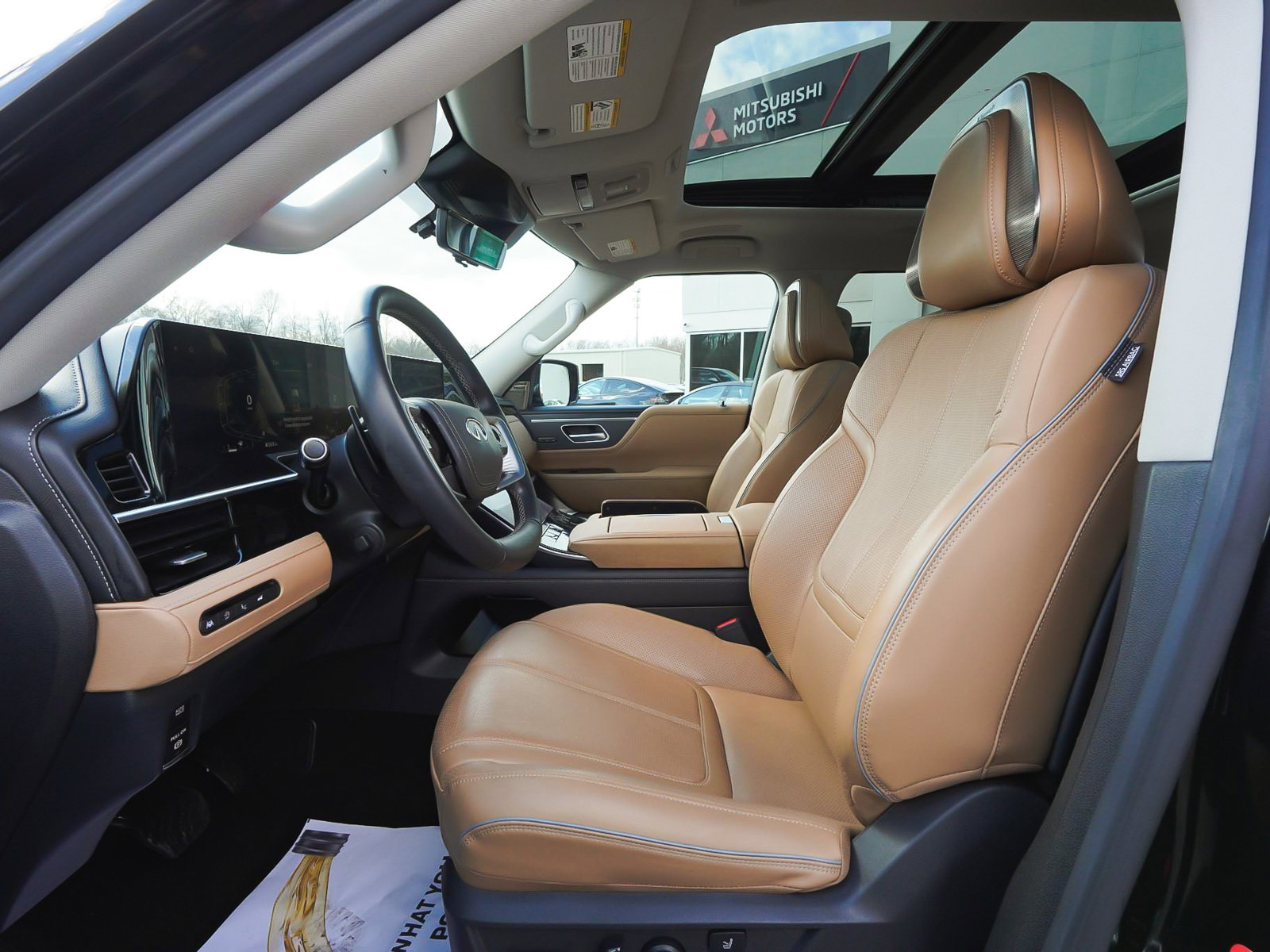 Used 2025 INFINITI QX80 Sensory AWD/4WD image 32