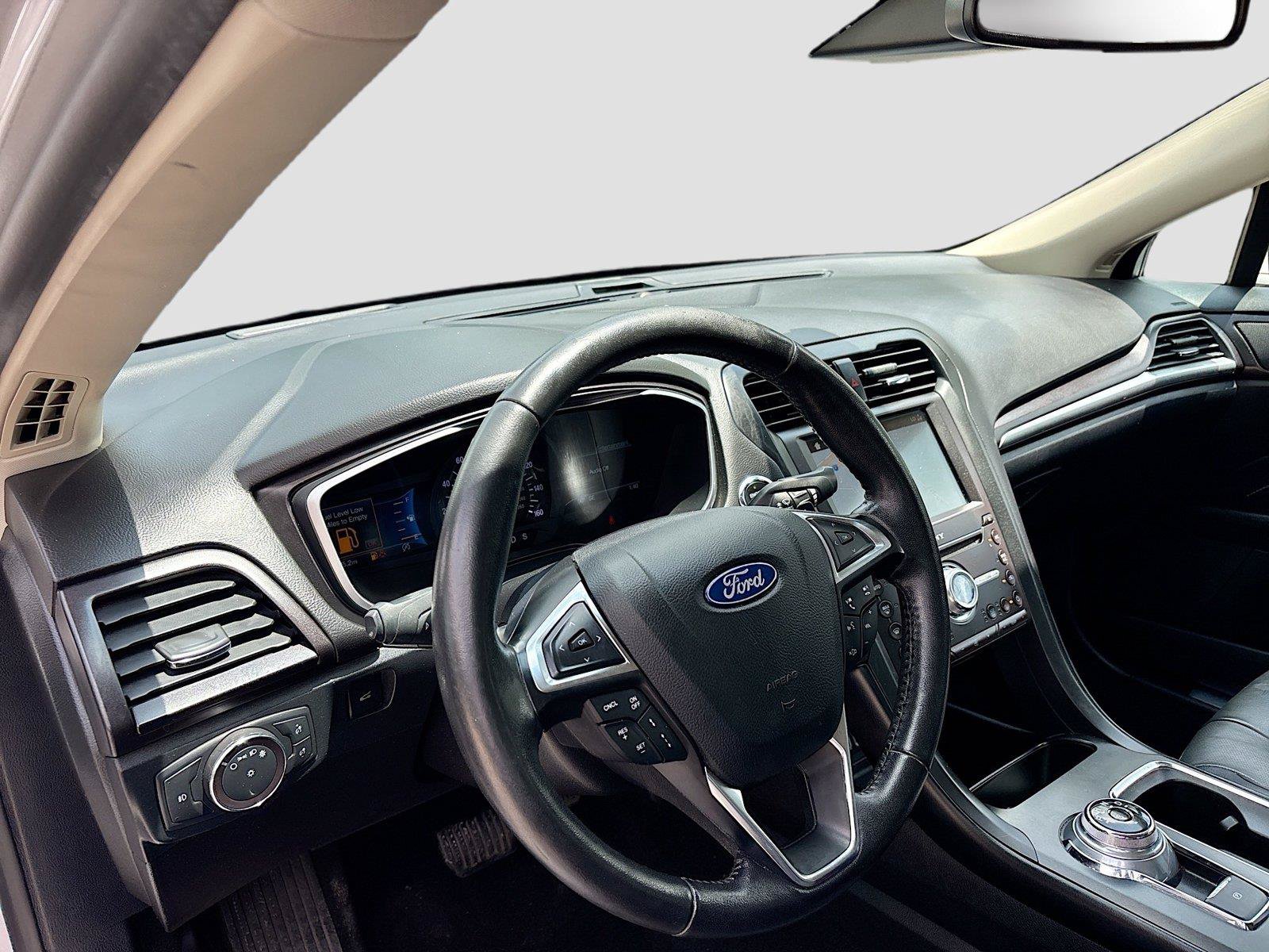 Used 2019 Ford Fusion Titanium FWD image 9