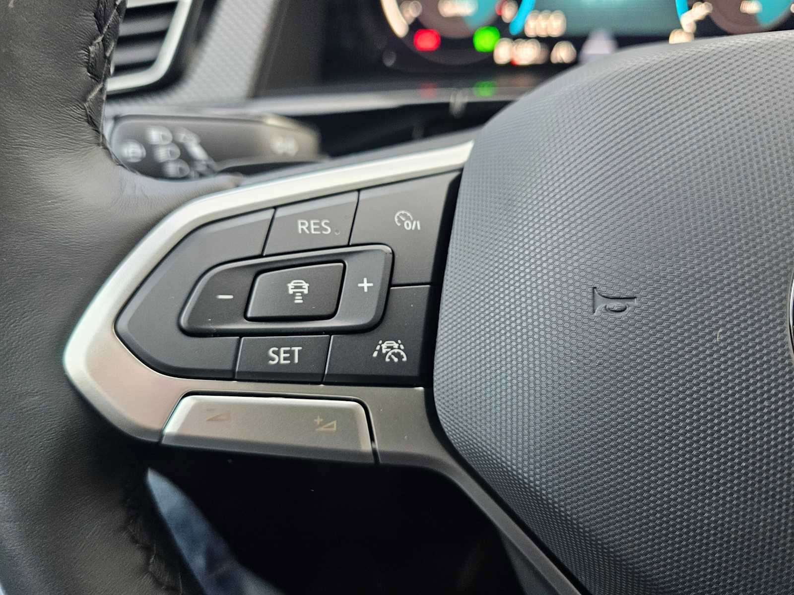 New 2024 Volkswagen Atlas Cross Sport SEL R-Line image 23