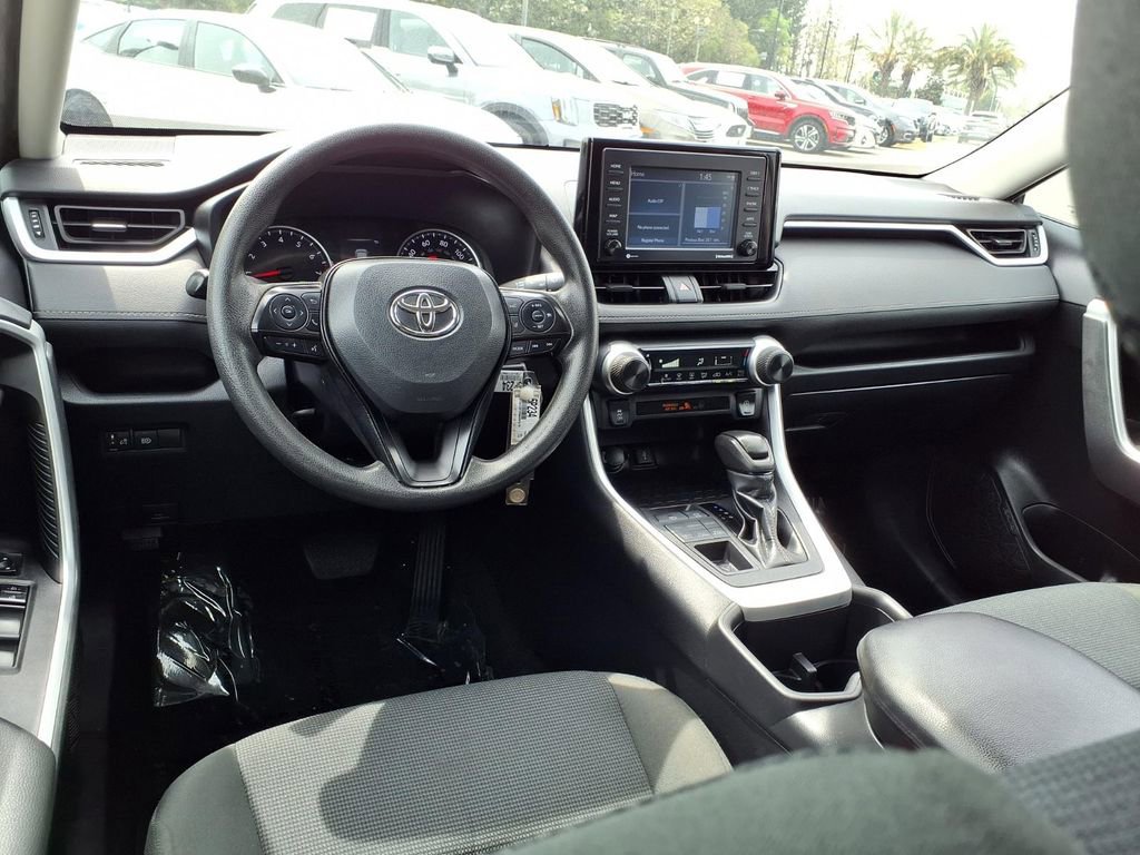 Used 2022 Toyota RAV4 LE image 14