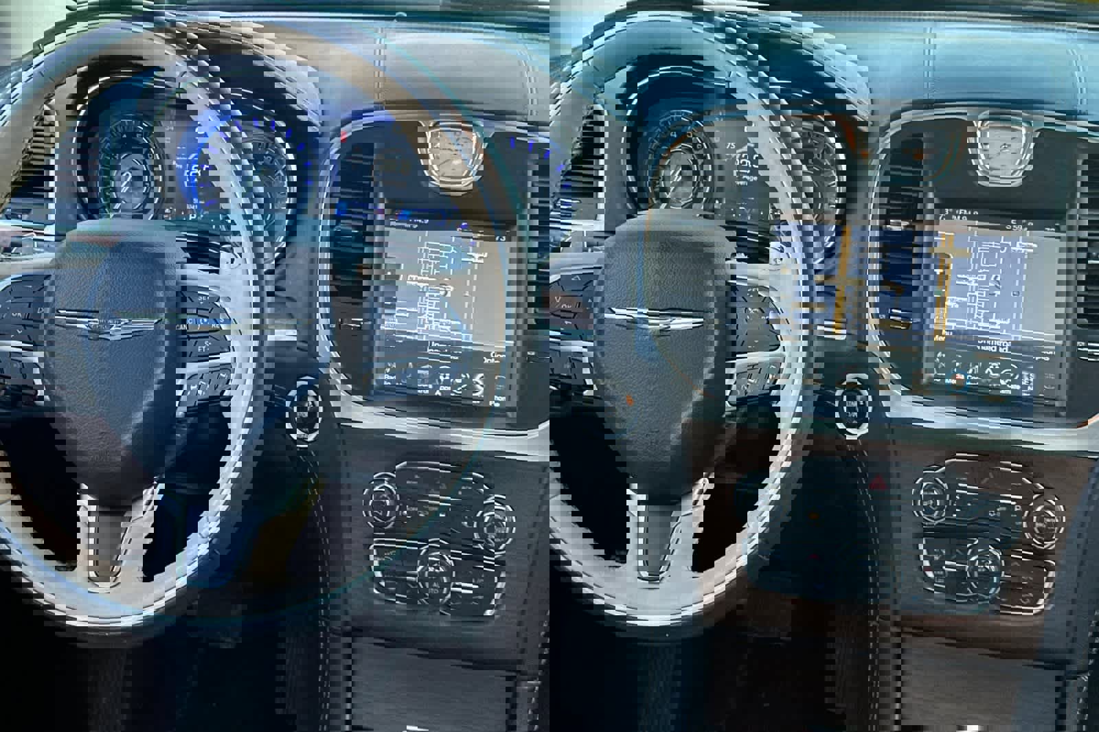 Used 2016 Chrysler 300 C Platinum w/ Safetytec Plus Group image 14