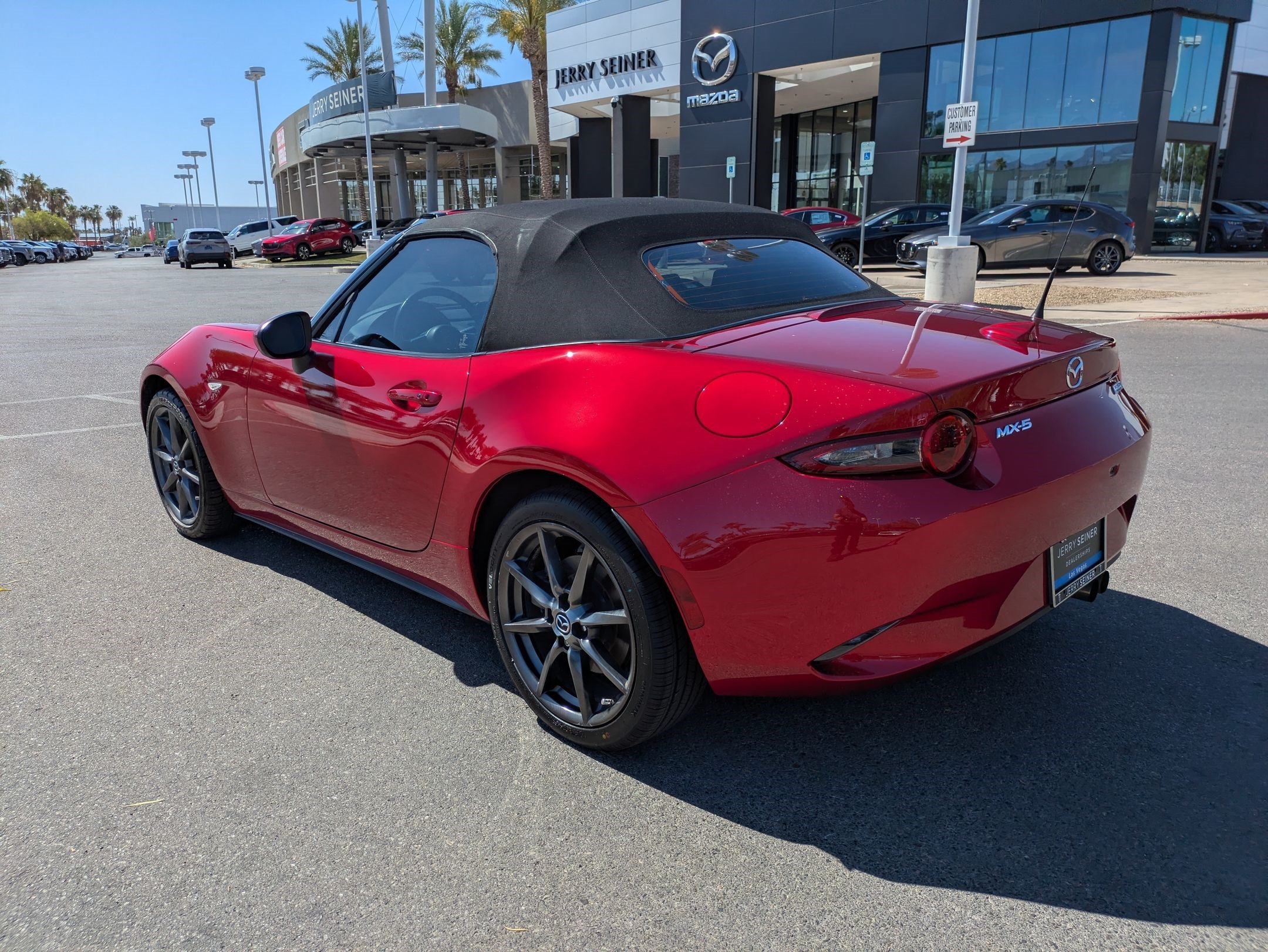 Used 2019 MAZDA MX-5 Miata Grand Touring RWD image 3