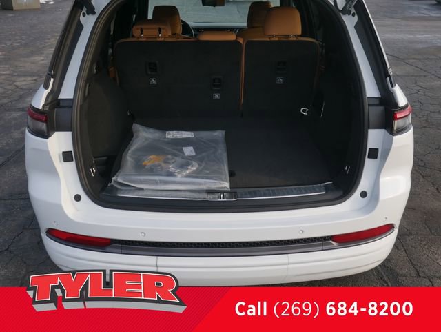 New 2026 Jeep Grand Cherokee Summit image 19