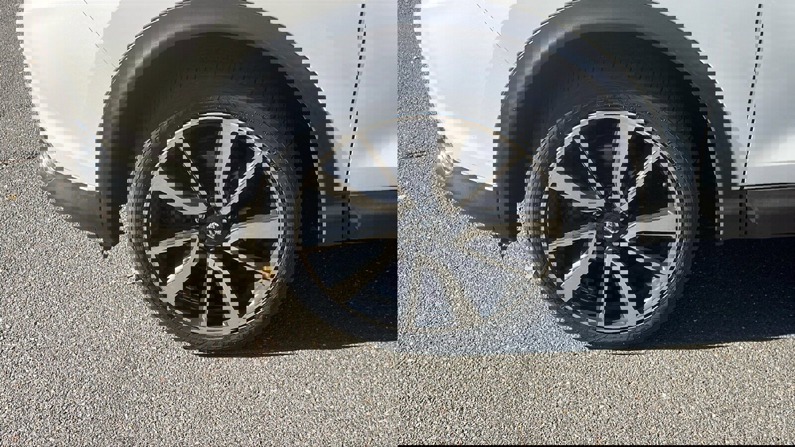 Used 2019 Nissan Rogue Sport SL w/ Premium Package image 9