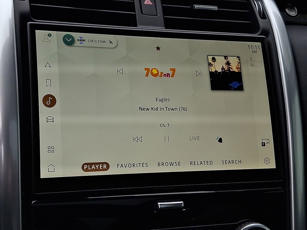 Certified 2025 Land Rover Discovery S image 21