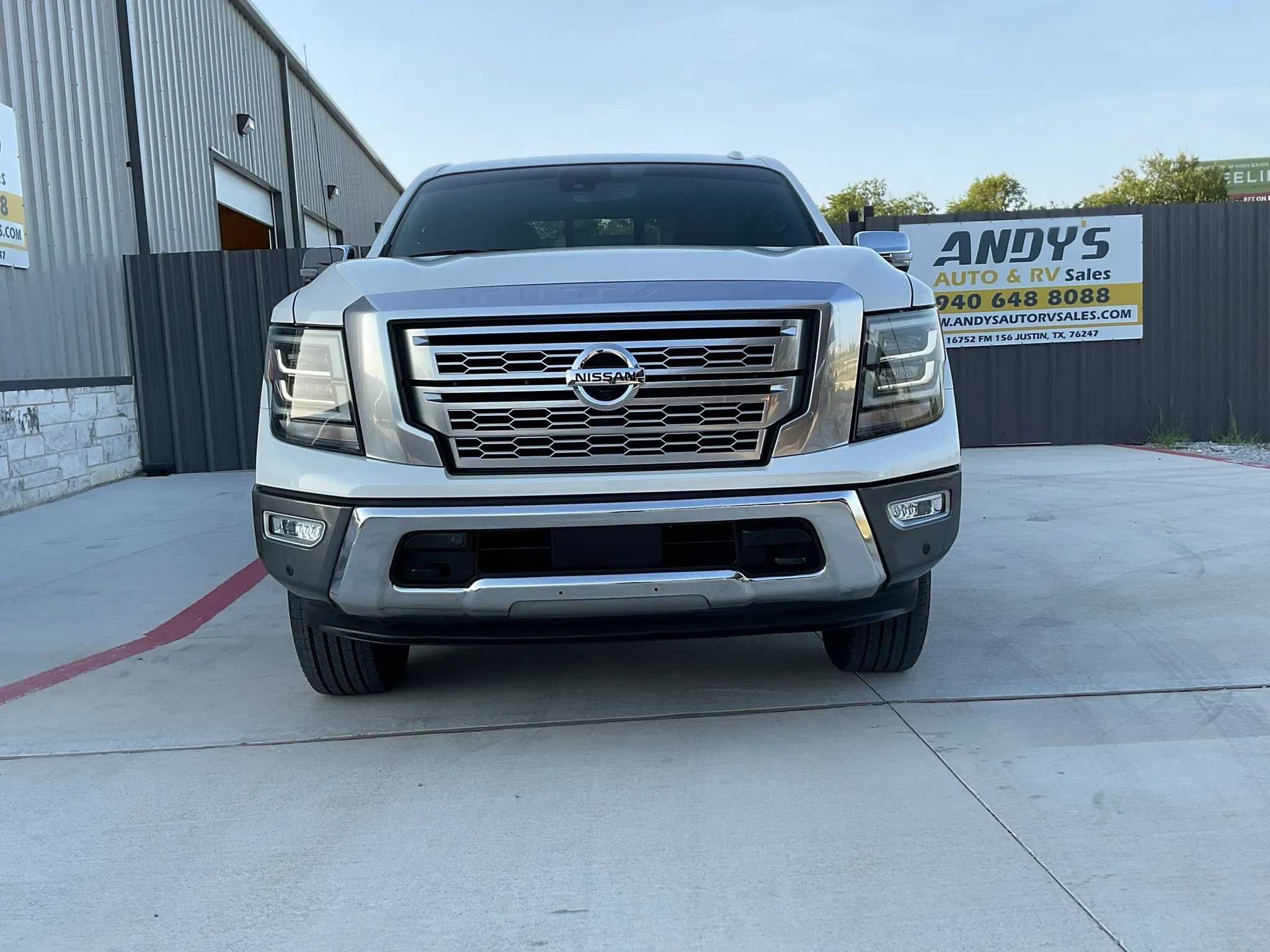 Used 2020 Nissan Titan Platinum Reserve w/ Moonroof Package AWD/4WD image 3