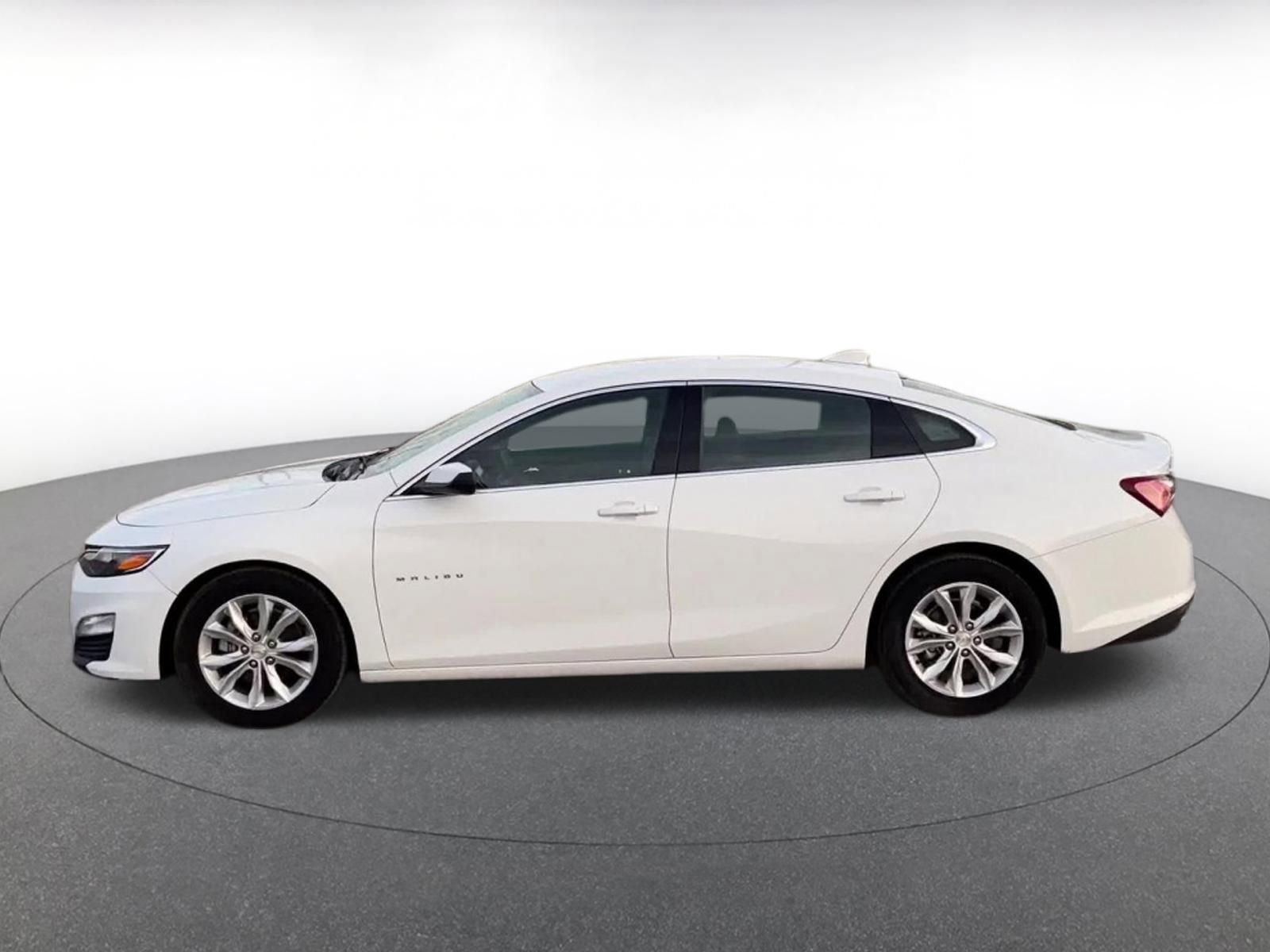 Used 2022 Chevrolet Malibu LT image 9