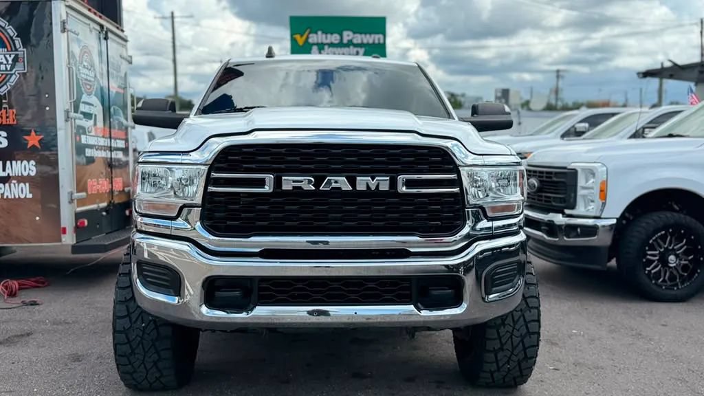 Used 2022 RAM 2500 Big Horn AWD/4WD image 3