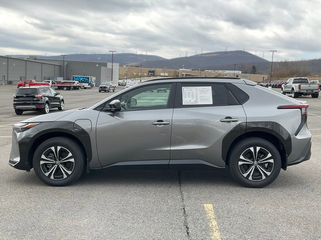 Used 2024 Toyota bZ4X XLE w/ Weather Package image 28