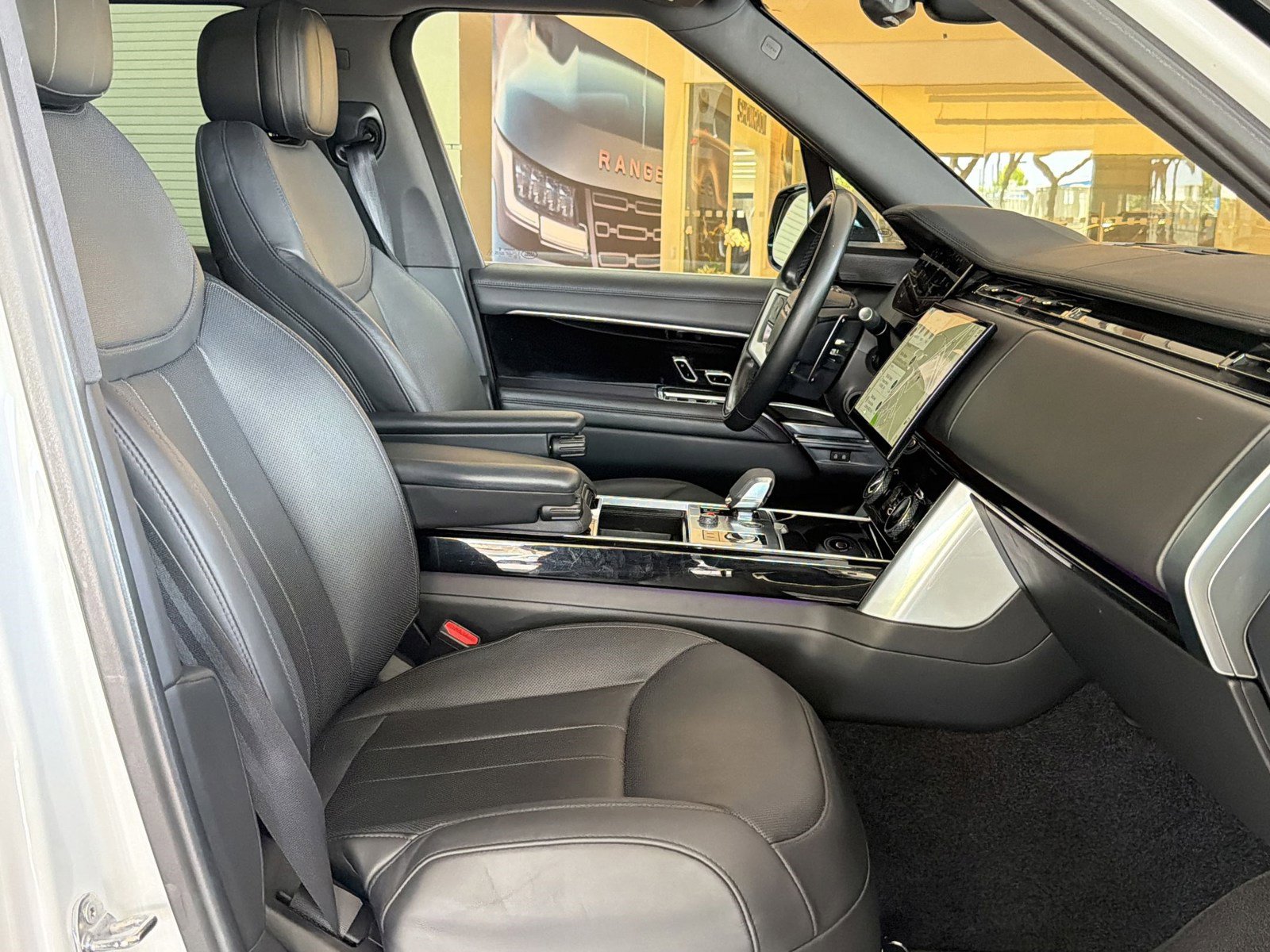 Used 2023 Land Rover Range Rover SE AWD/4WD image 31