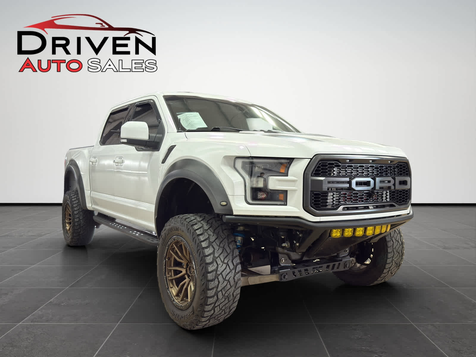 Used 2018 Ford F150 Raptor w/ Equipment Group 802A Luxury image 8