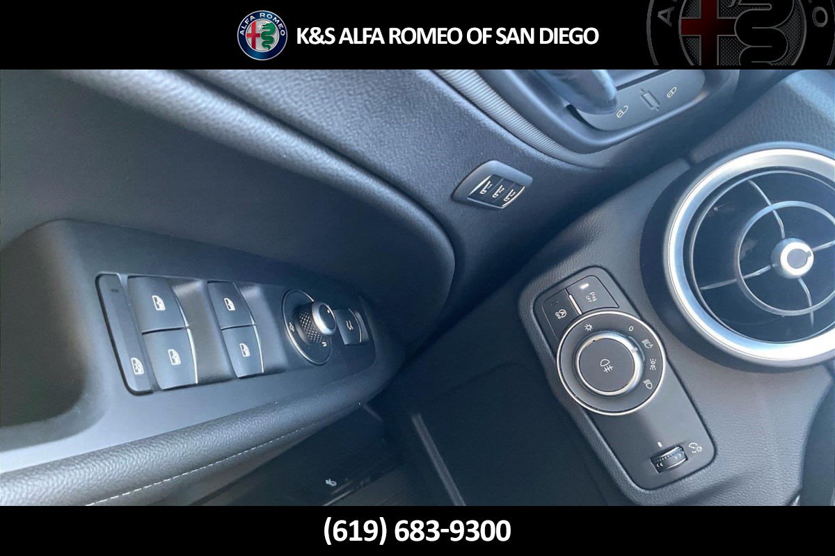 New 2026 Alfa Romeo Stelvio Sprint w/ Convenience Package AWD/4WD image 15