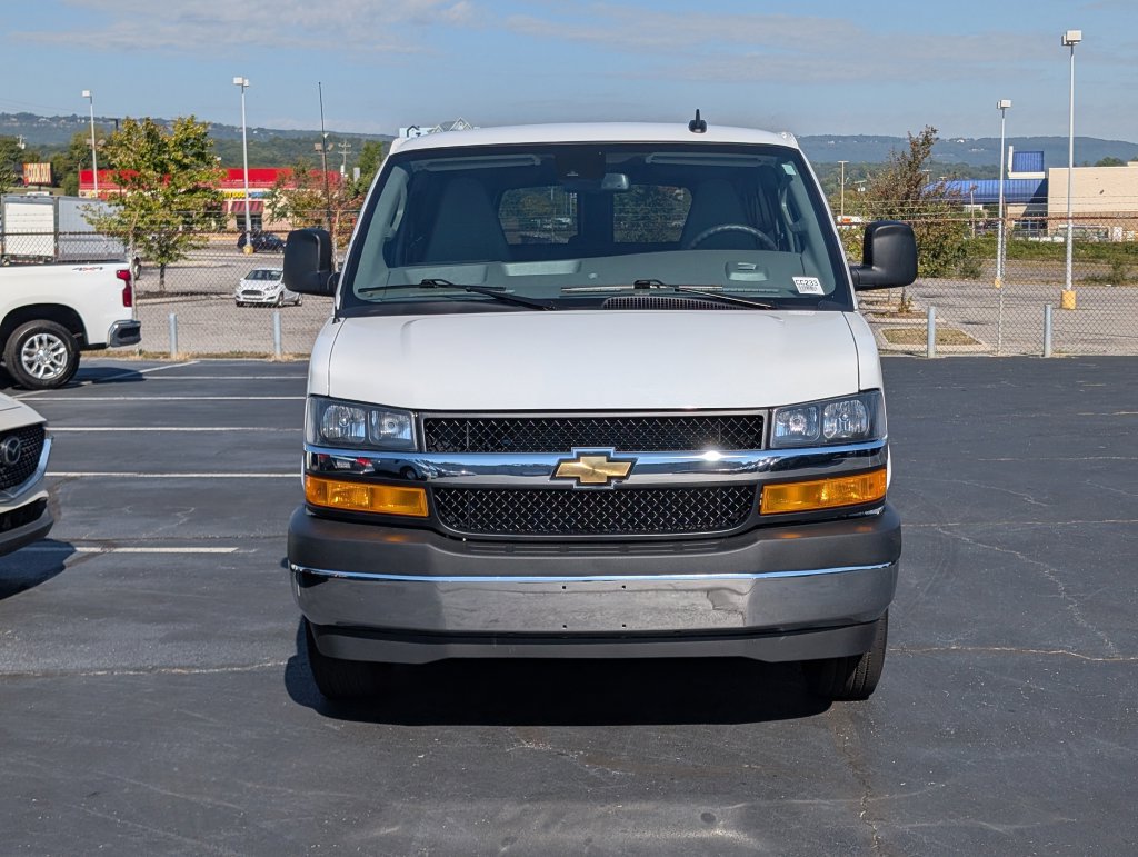 Used 2025 Chevrolet Express 3500 LT w/ LT Preferred Equipment Group RWD image 7
