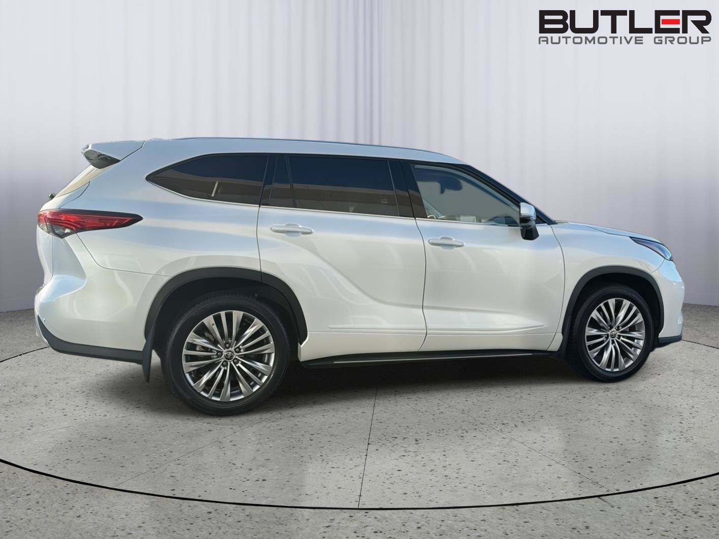 Used 2022 Toyota Highlander Platinum AWD/4WD image 7