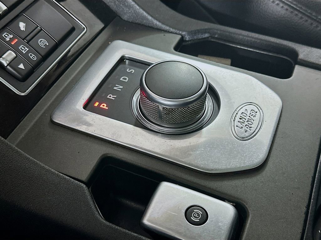 Used 2016 Land Rover LR4 HSE image 16