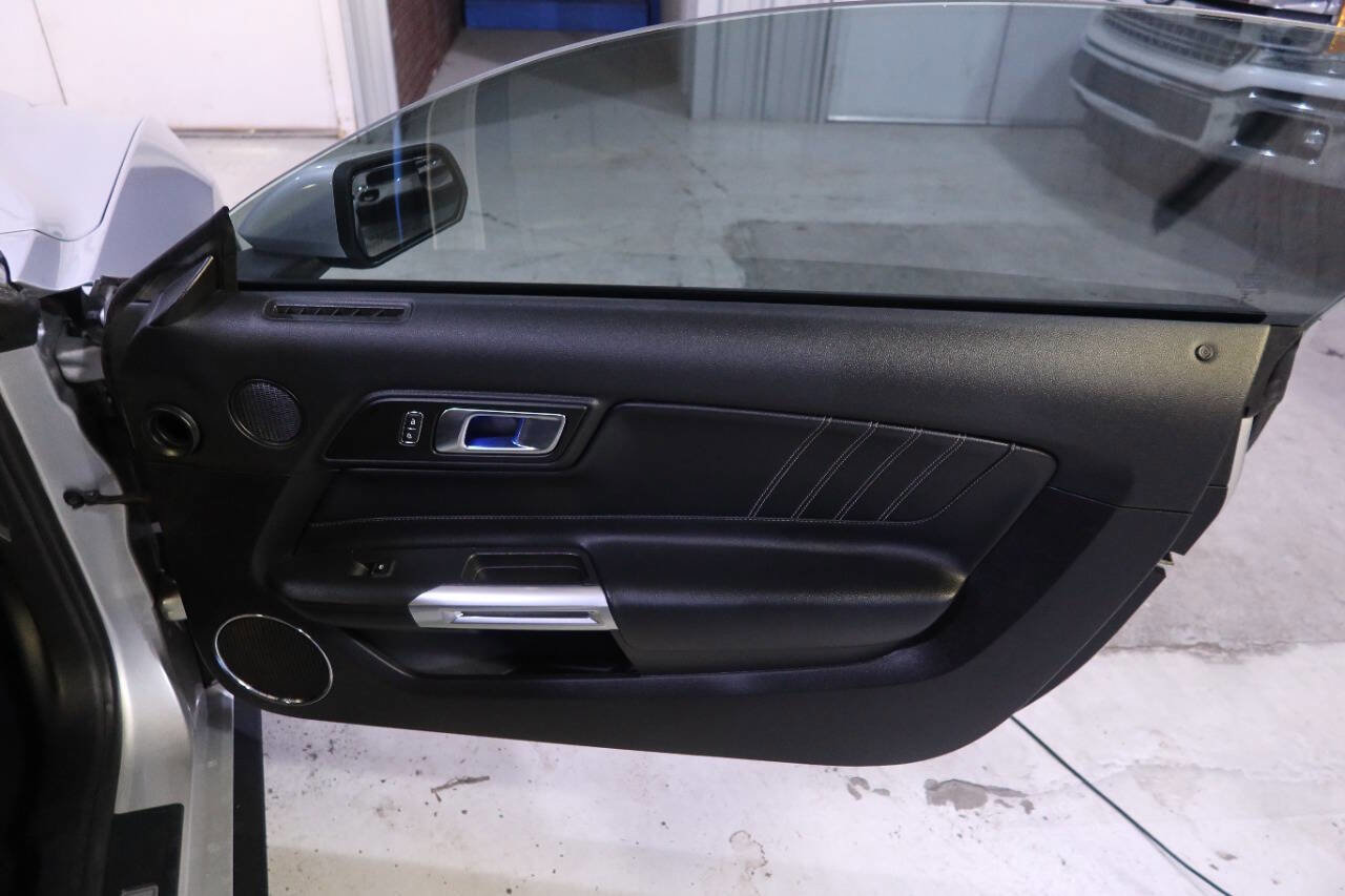 Used 2019 Ford Mustang GT Premium RWD image 14