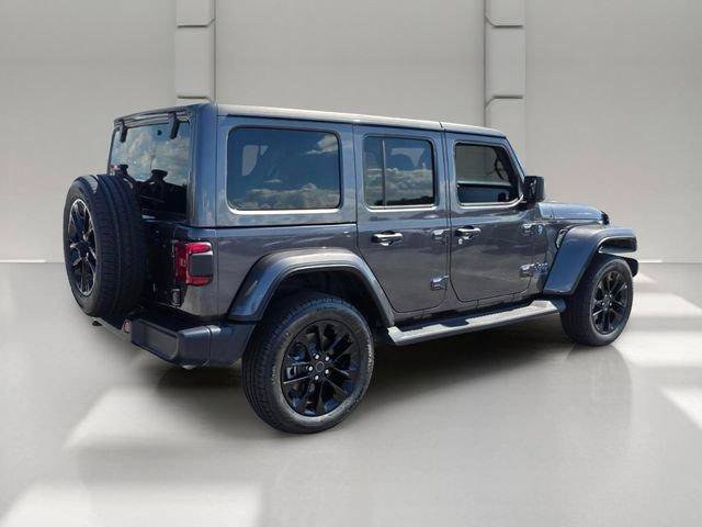 Used 2025 Jeep Wrangler Unlimited Sahara AWD/4WD image 5