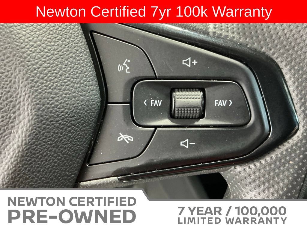 Used 2025 Chevrolet Trax LS FWD image 31
