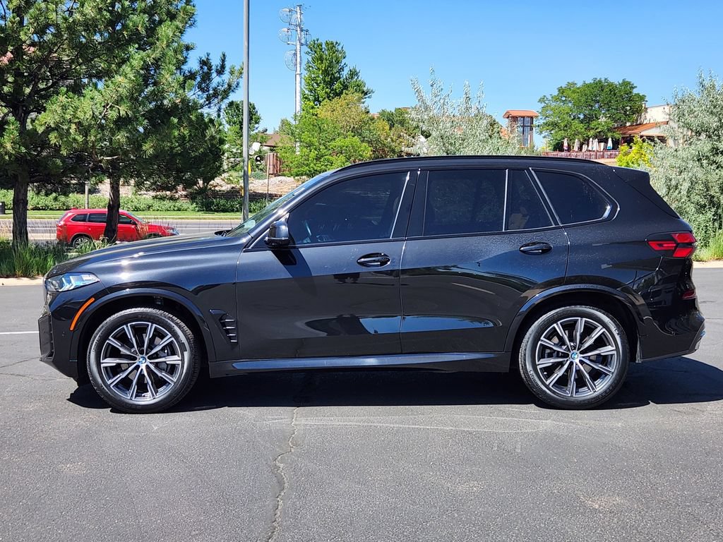 Used 2024 BMW X5 xDrive40i w/ M Sport Package AWD/4WD image 2