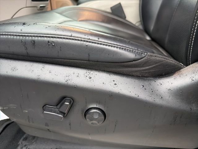 Used 2023 Chrysler Pacifica Touring-L FWD image 25