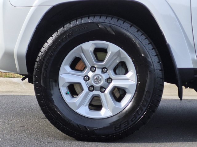 Used 2022 Toyota 4Runner SR5 Premium w/ Moonroof Package RWD image 19