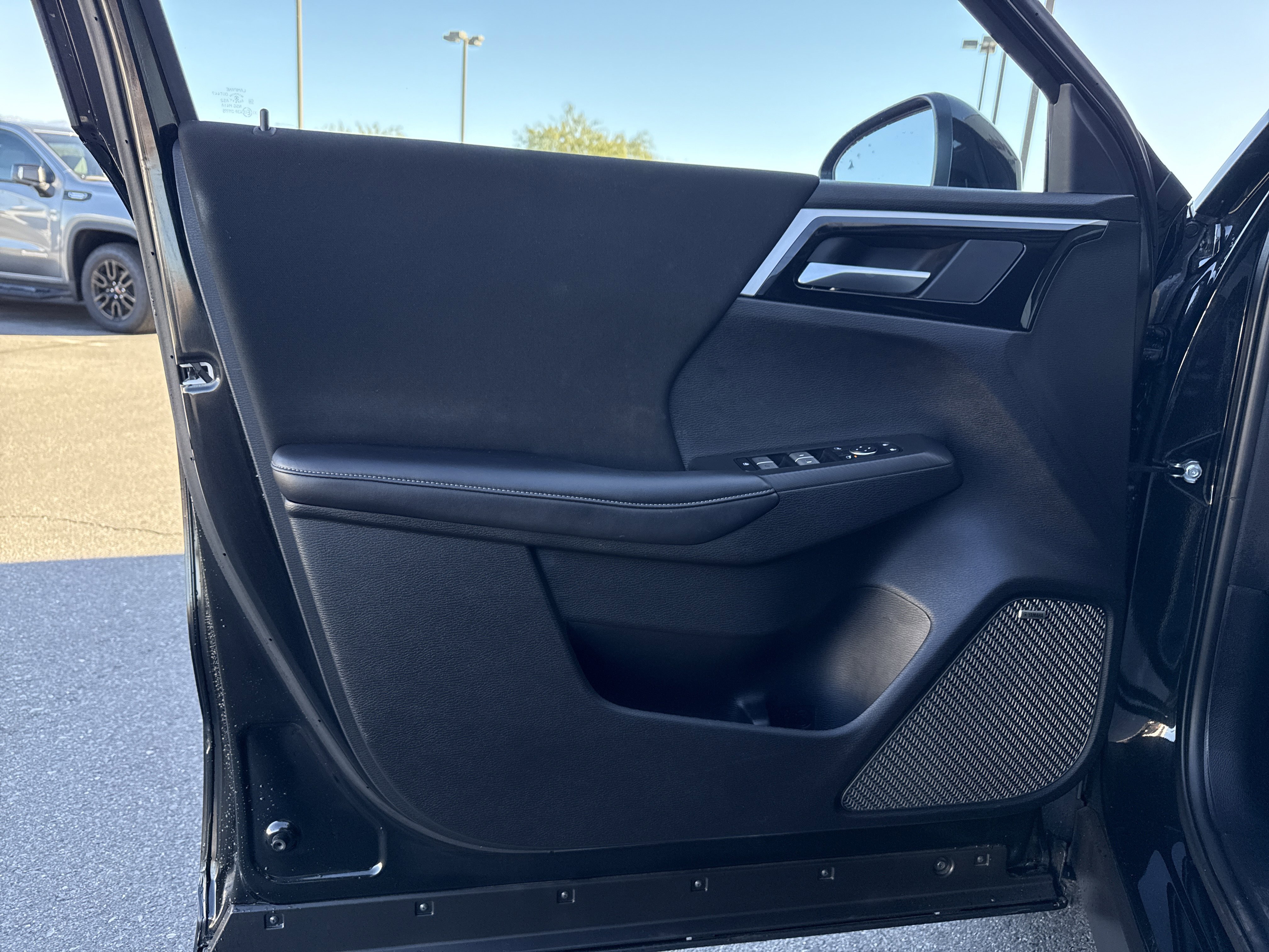 Used 2025 Mitsubishi Outlander ES image 15