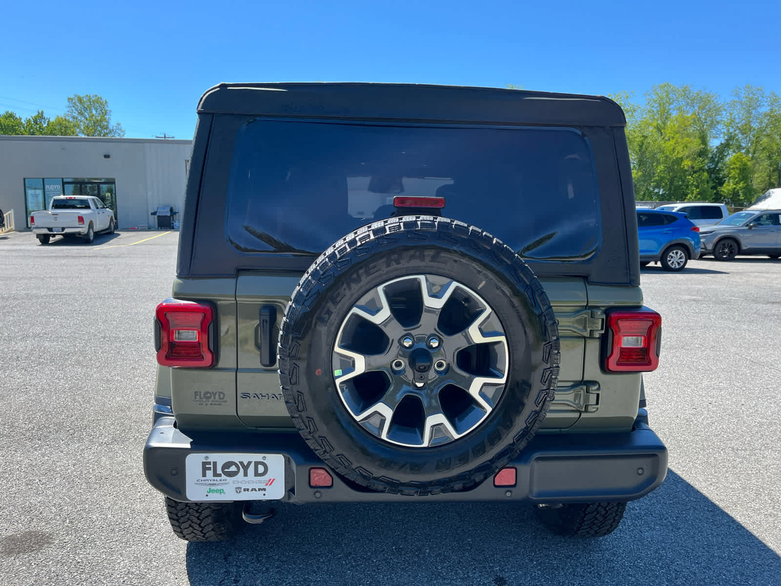 New 2026 Jeep Wrangler Unlimited Sahara AWD/4WD image 4