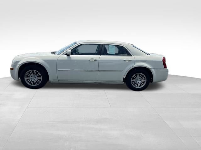 Used 2008 Chrysler 300 Touring w/ Comfort/Convenience Group RWD image 4