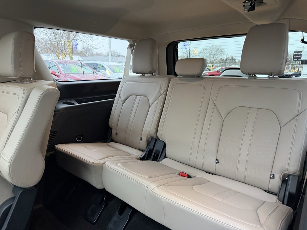 Used 2023 Ford Expedition Max Limited image 15