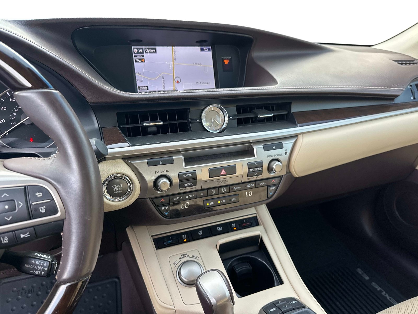 Used 2016 Lexus ES 350 w/ Ultra Luxury Package FWD image 24