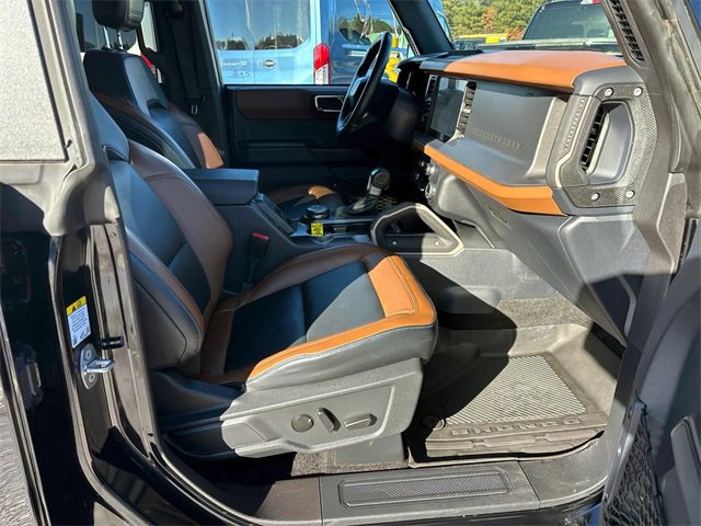 Used 2024 Ford Bronco Outer Banks image 15