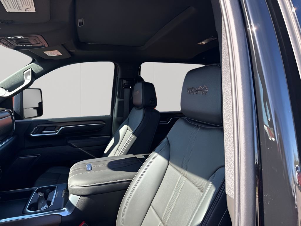 Used 2025 Chevrolet Silverado 2500 High Country w/ High Country Premium Package image 27