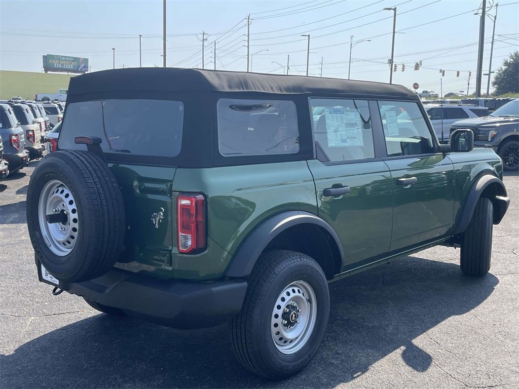 New 2025 Ford Bronco Base image 3