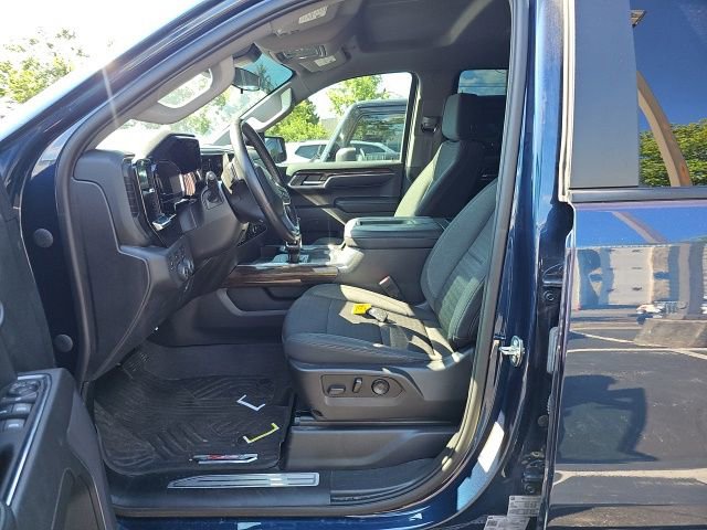 Used 2022 Chevrolet Silverado 1500 LT Trail Boss w/ Protection Package AWD/4WD image 2