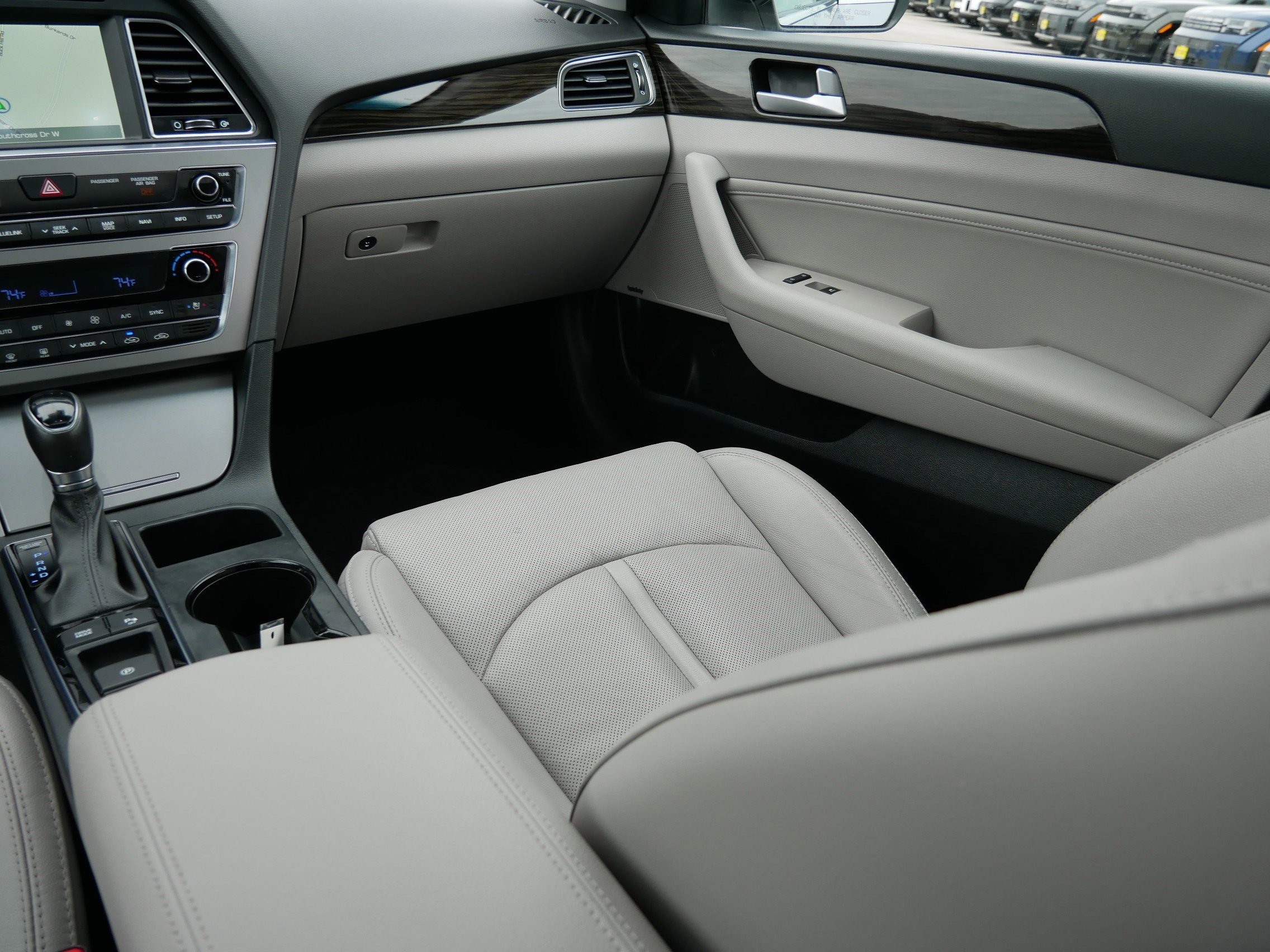 Used 2017 Hyundai Sonata Limited w/ Ultimate Package 04 image 11