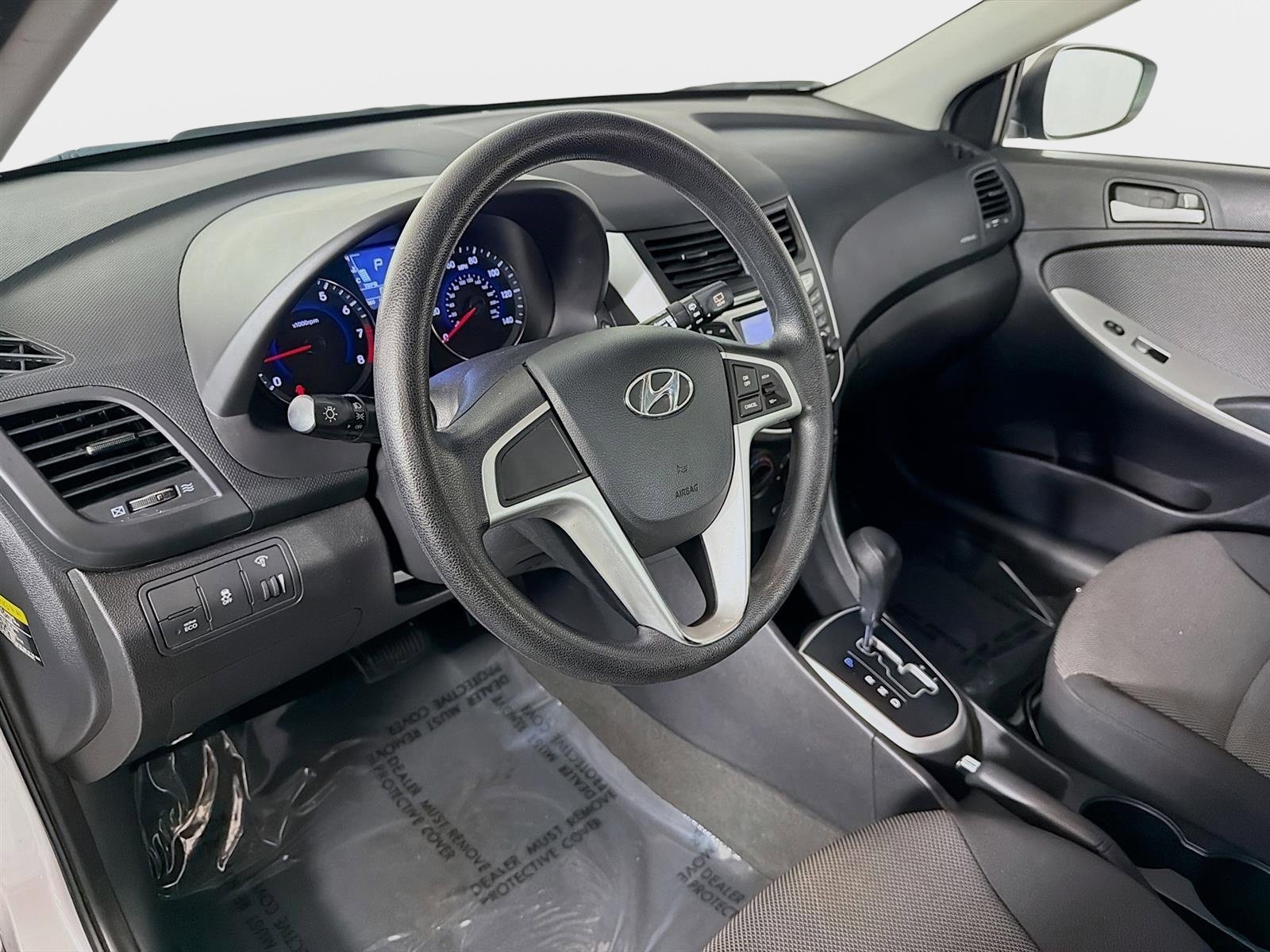 Used 2012 Hyundai Accent GS image 9