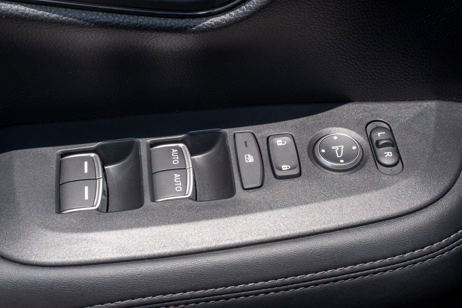 Certified 2024 Honda HR-V EX-L image 28