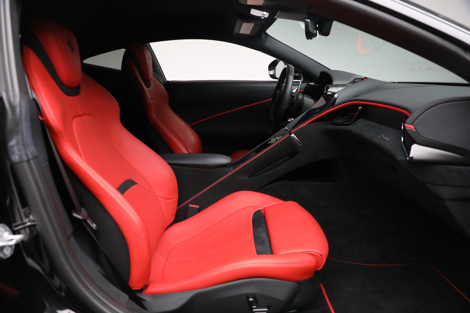 Certified 2022 Ferrari Roma RWD image 19
