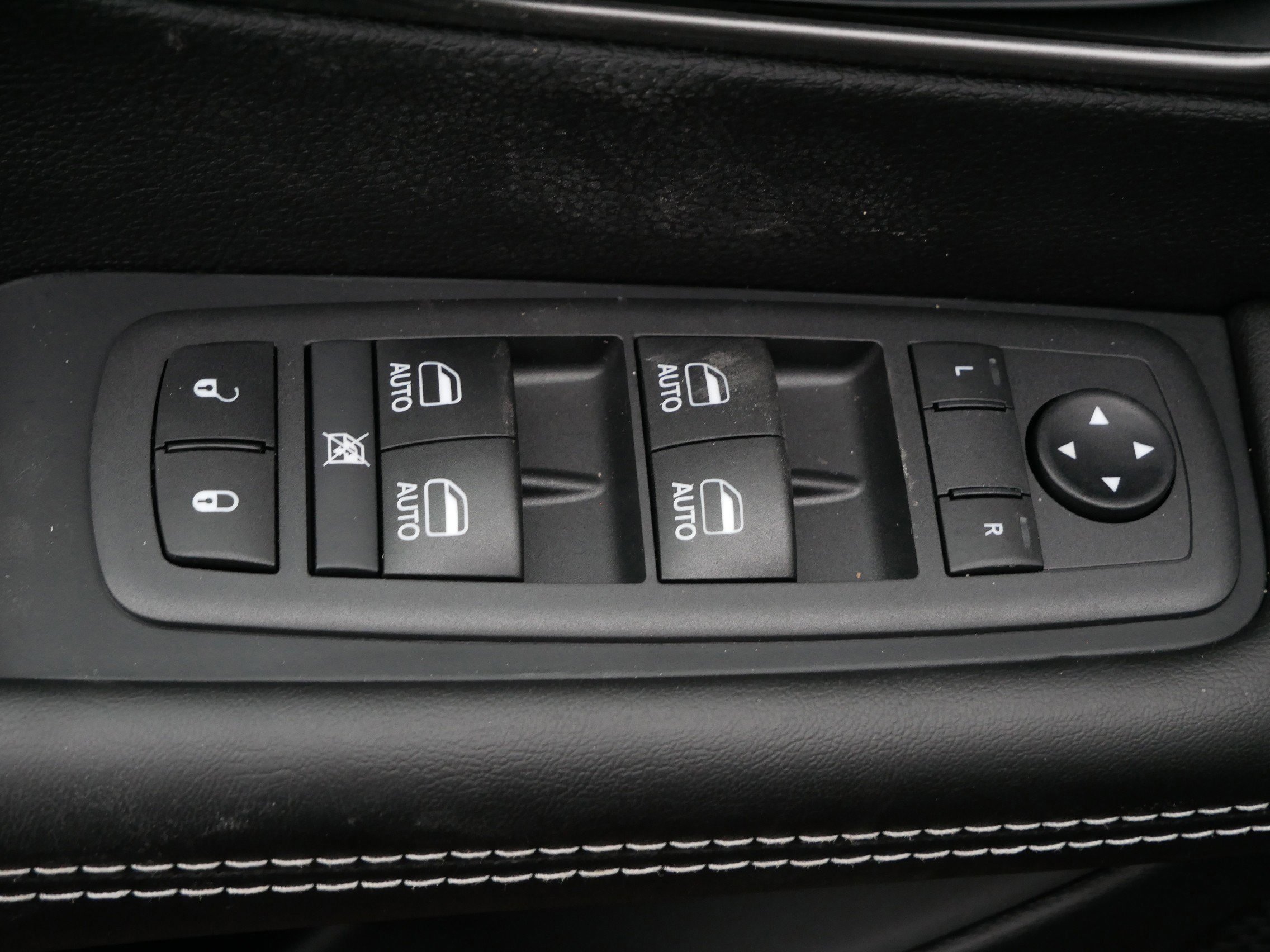 New 2026 Chrysler Pacifica Select AWD/4WD image 14