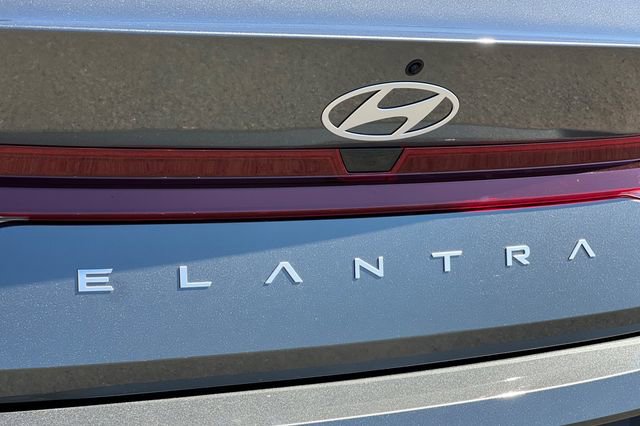 New 2026 Hyundai Elantra SE image 9