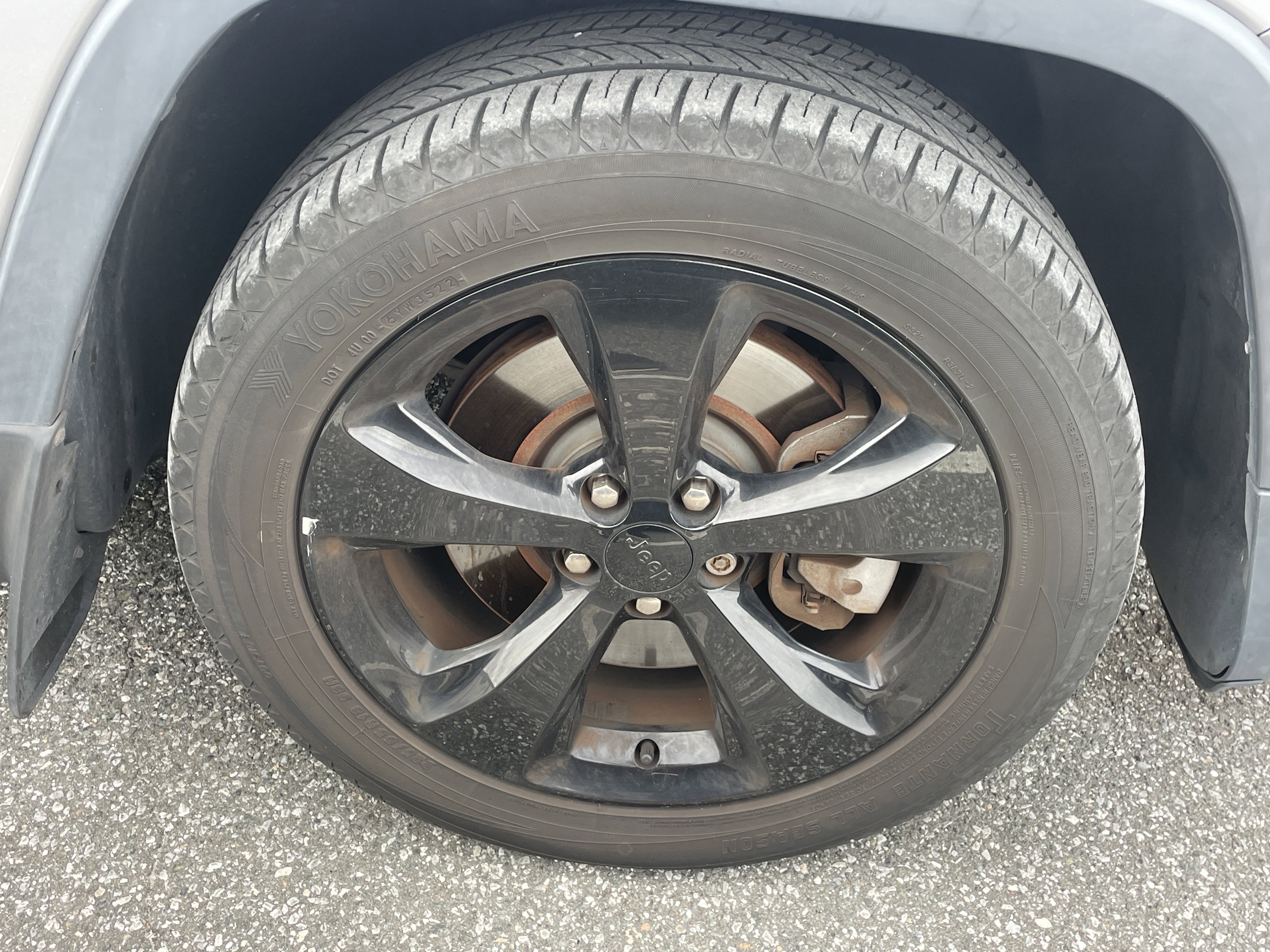 Used 2018 Jeep Cherokee Latitude w/ Altitude Package FWD image 21