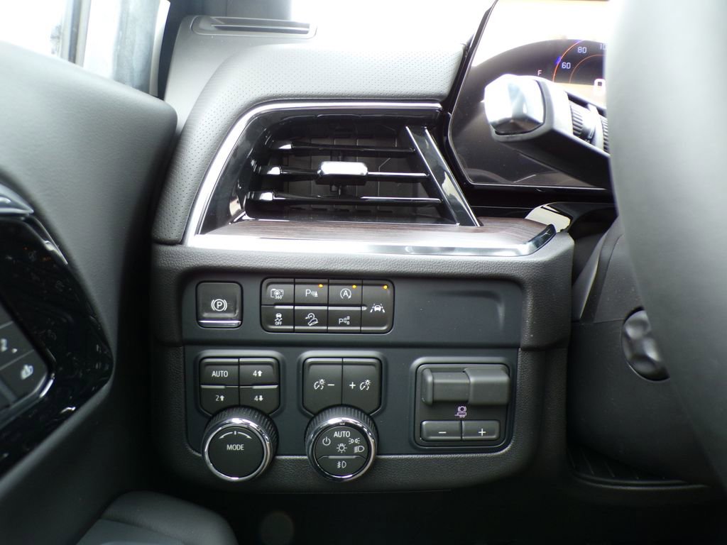 New 2026 Chevrolet Suburban Premier AWD/4WD image 22