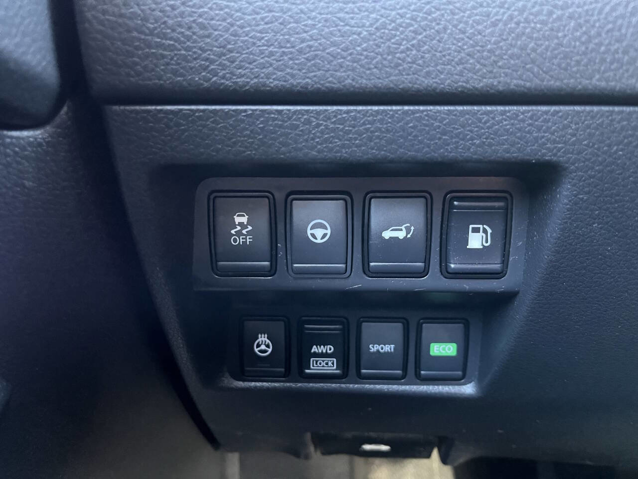 Used 2020 Nissan Rogue SL AWD/4WD image 14