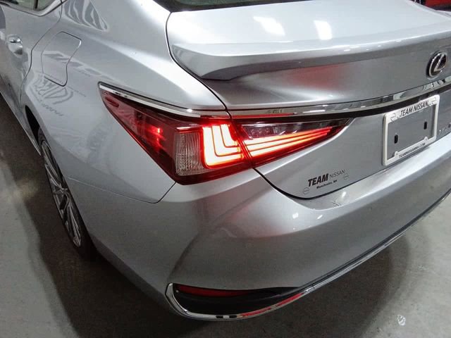 Used 2022 Lexus ES 250 w/ Premium Package image 26