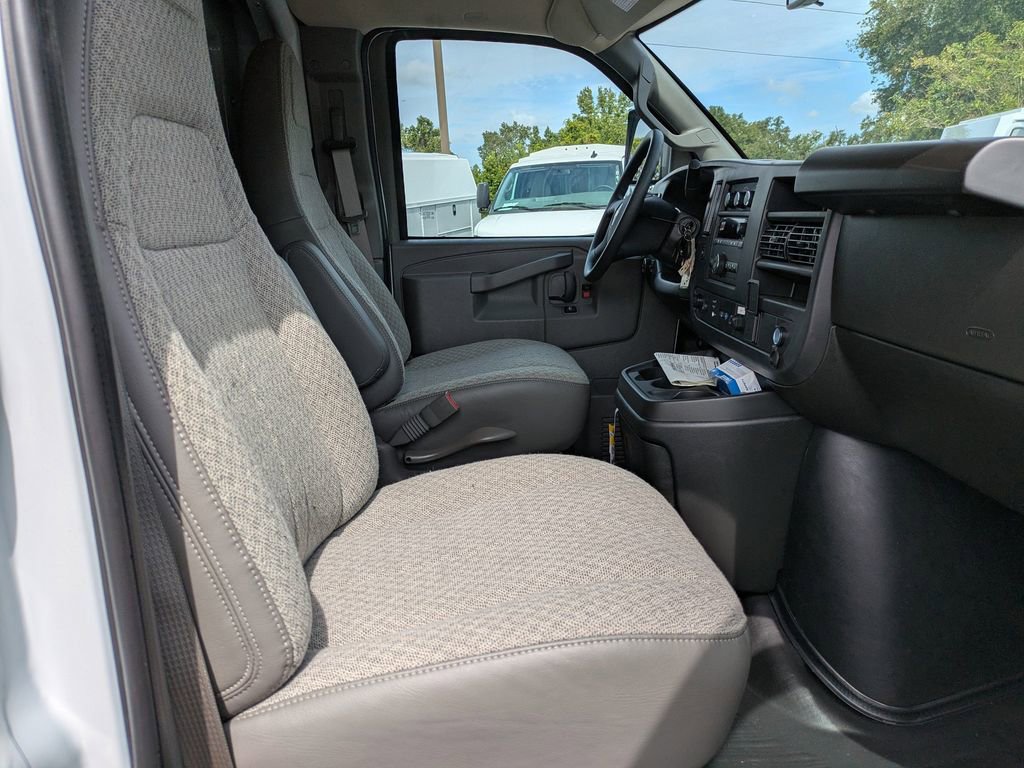 New 2025 Chevrolet Express 3500 w/ Power Convenience Package image 18