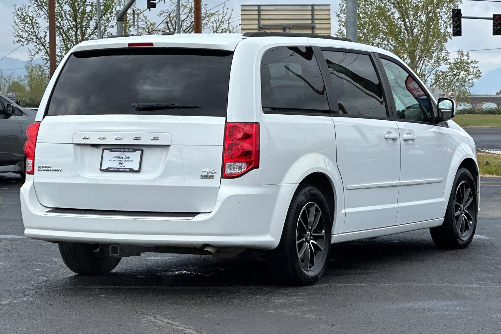 Used 2016 Dodge Grand Caravan R/T FWD image 4