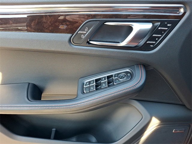 Used 2025 Porsche Macan image 18