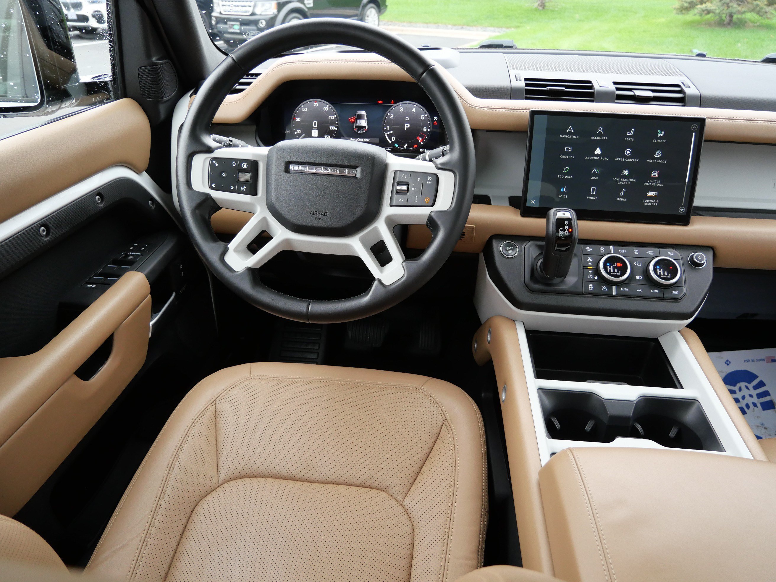 Certified 2025 Land Rover Defender 110 X-Dynamic SE AWD/4WD image 19