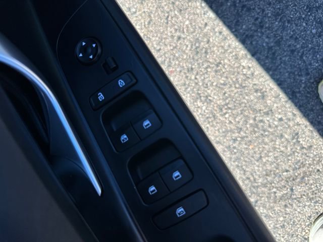 Used 2023 Hyundai Elantra Limited FWD image 25