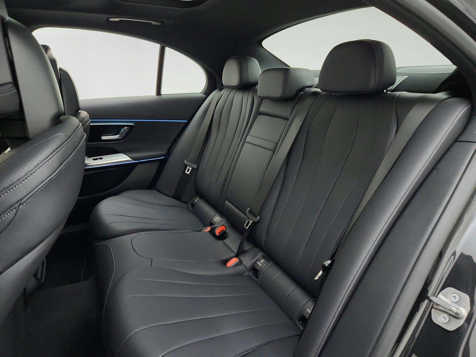 New 2027 Mercedes-Benz E 450 4MATIC Sedan image 23
